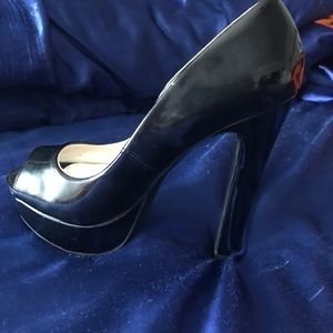 Nine West black heels. Very sexy & comfortable!!!